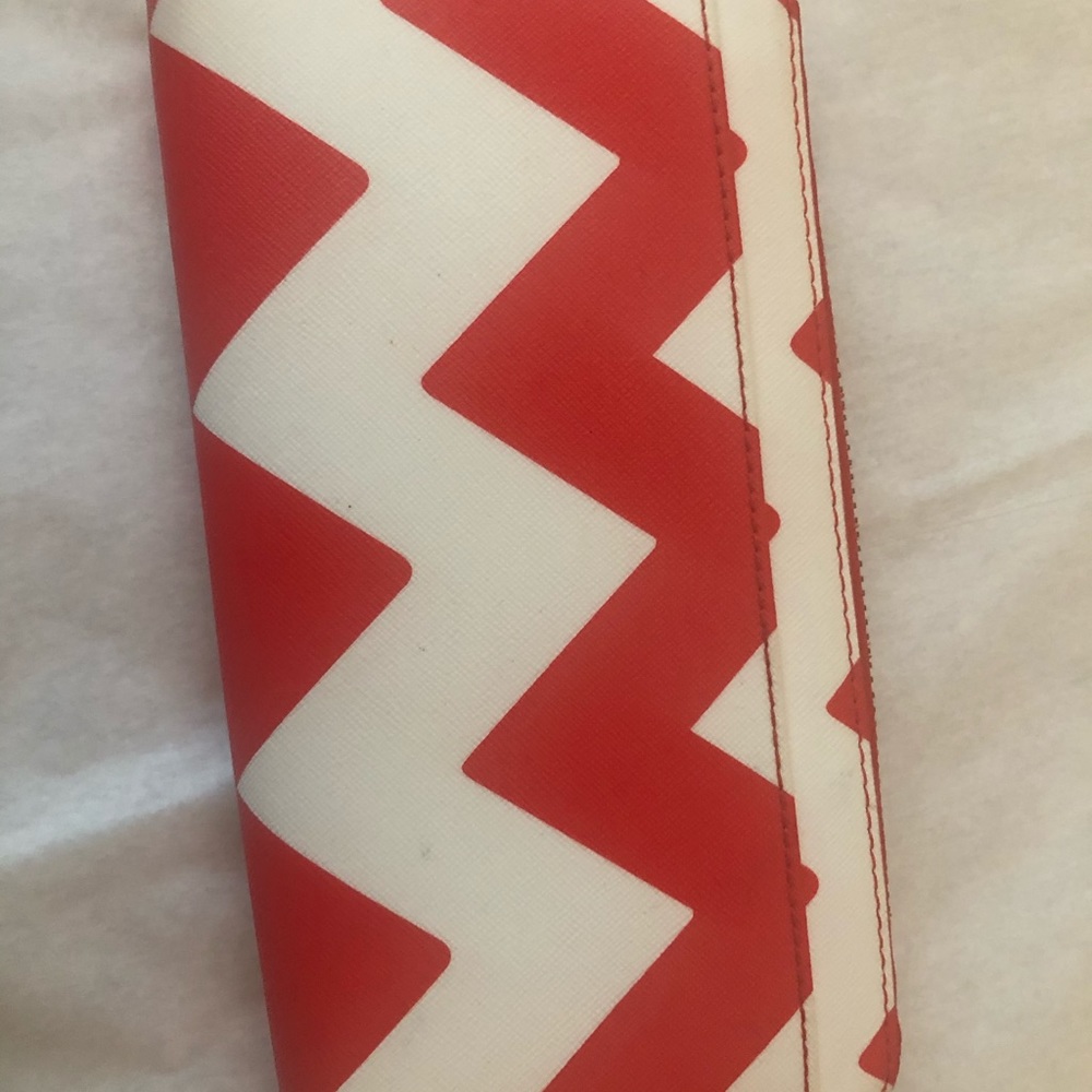 Kate Spade Wallet Chevron - Picture 4 of 6